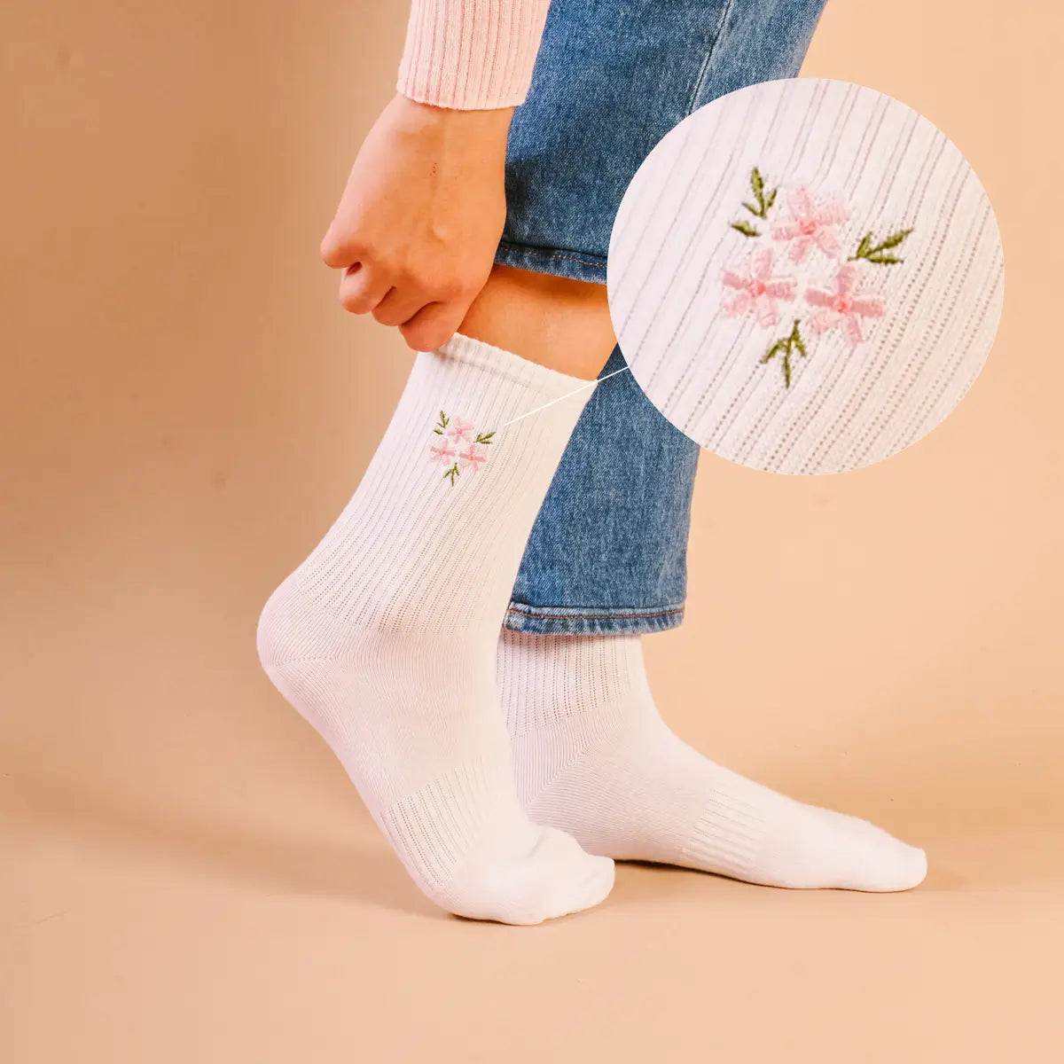 Embroidered Crew Socks–Floral Pink - Curator and Co. 