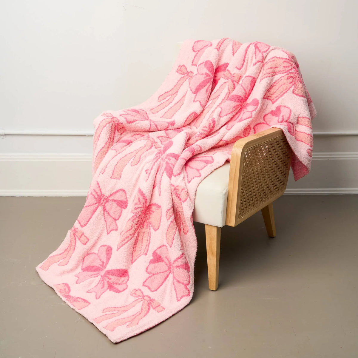 Cozy Dreams Luxe Blanket-Blushing Bows Pink