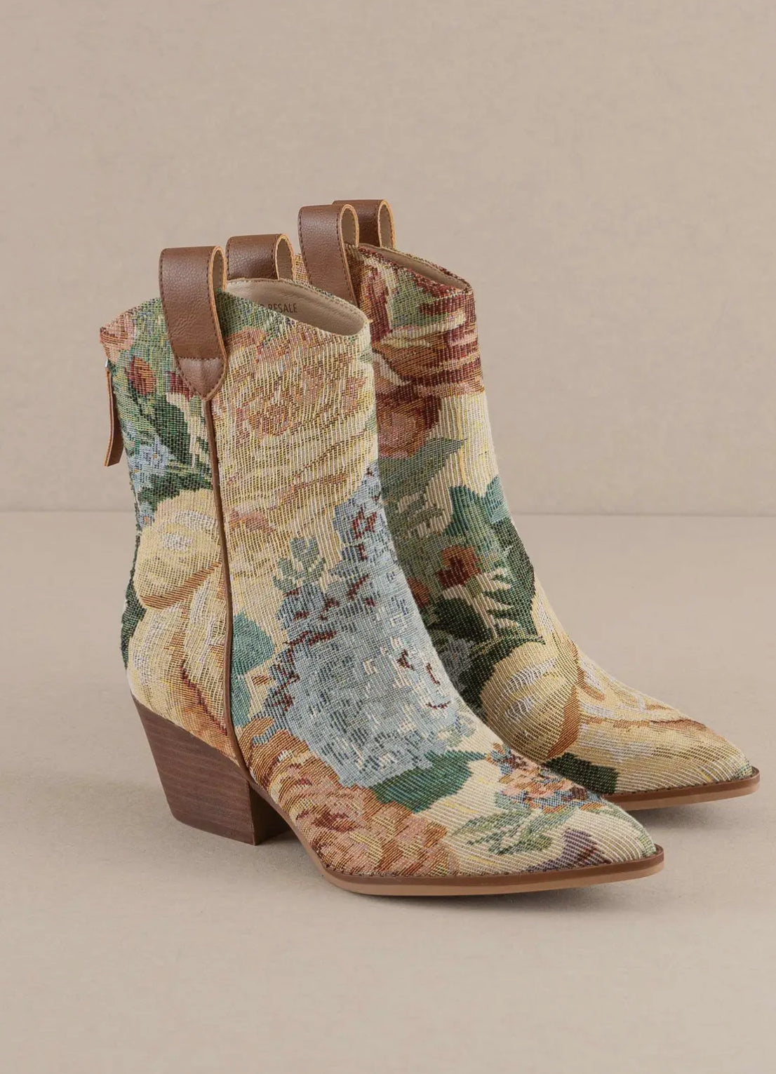 The Kaiya Floral Vintage Western
Tapestry Boot